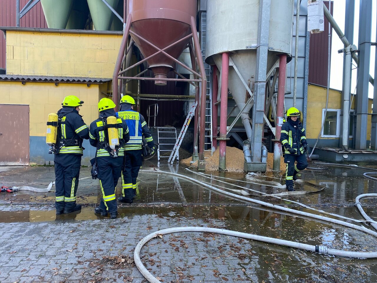 Einsatzmeldung: Feuer in Futtermitteltrocknungsanlage Image 4